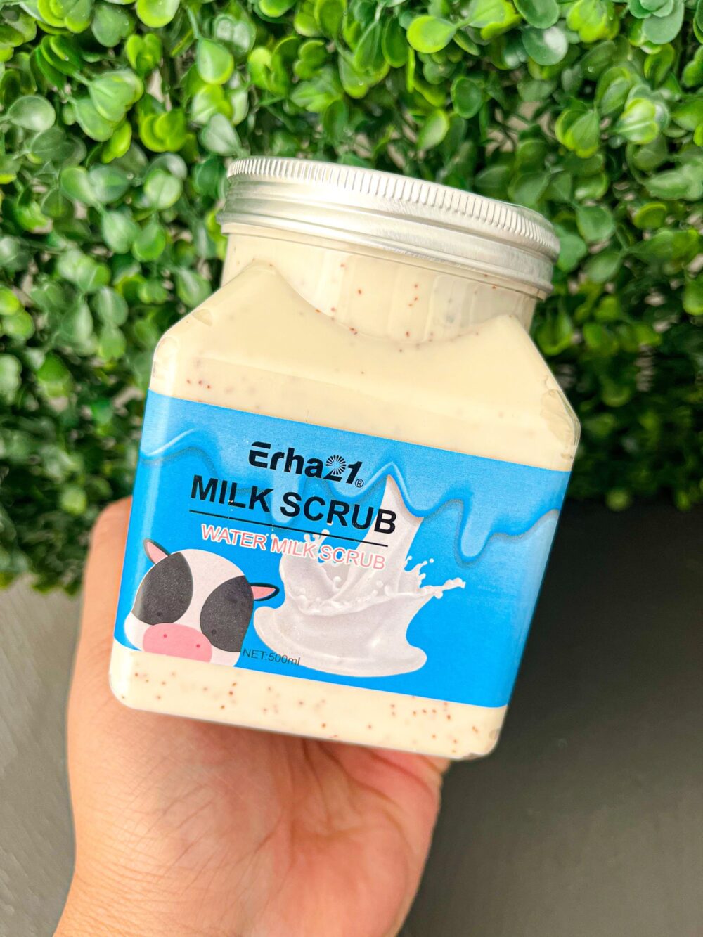BODY SCRUB EXFOLIANTE ACLARADOR DE ZONAS OSCURAS . LECHE